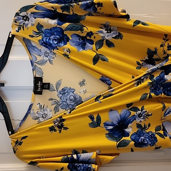 Bebe High Low Dress in Yellow and Blue Floral - Picture 4 of 8